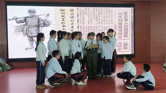 “雷鋒之花”滿校園 沙柳路小學舉辦雷鋒精神宣講學習活動_fororder_供圖：沙柳路小學_看圖王