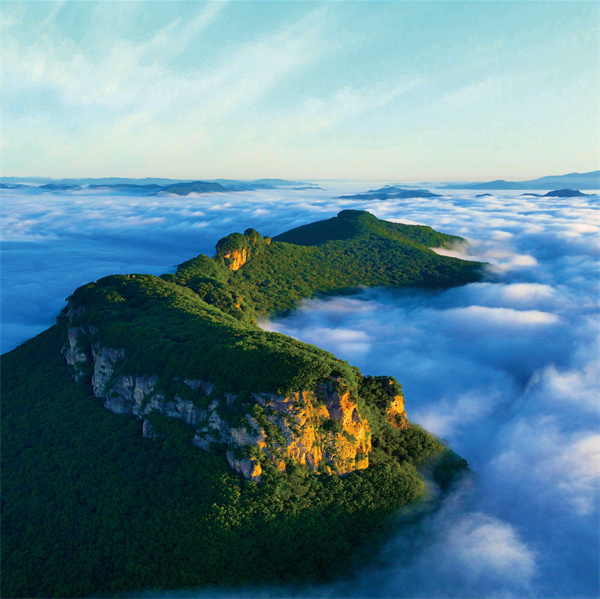 “五女山”升級5A級景區 擦亮本溪桓仁文旅金字招牌_fororder_五女山2