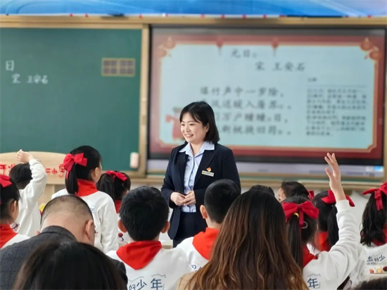 瀋陽市語文學科建設研討會暨竇愛軍名優校長工作坊、夏艷臣名師工作坊手拉手活動舉行_fororder_proxy (4)