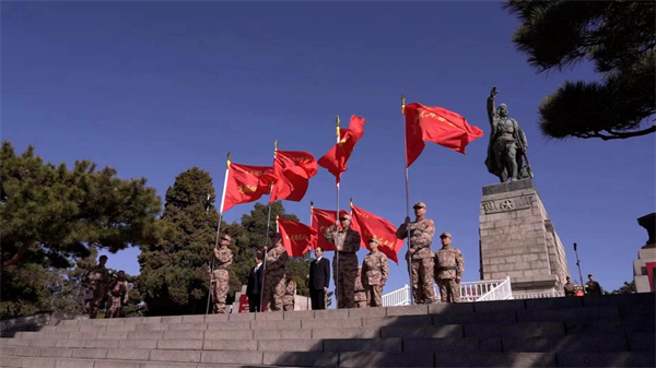 錦州市軍地開展以英模人物命名民兵應急分隊授旗儀式活動_fororder_圖片3