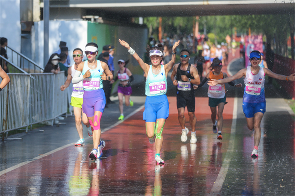 2024沈北蒲河女子半程馬拉松鳴槍開跑_fororder_微信圖片_20240617114420