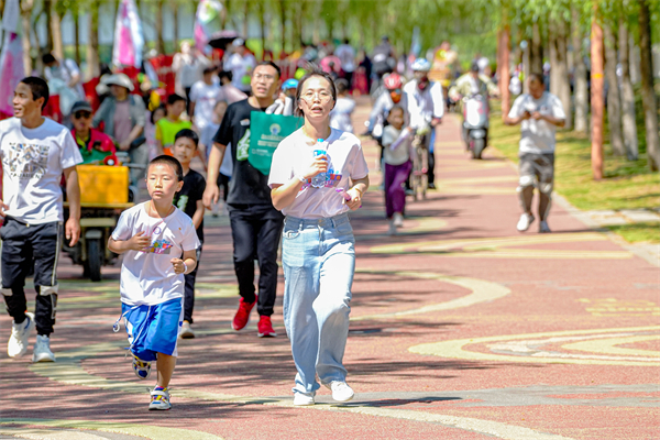 瀋陽市沈北新區第三屆吾悅杯蒲河親子跑舉行_fororder_當天活動現場2