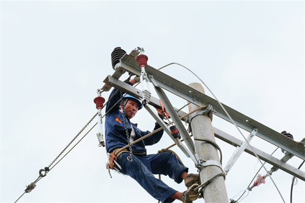 國網遼寧電力：遼西受災地區全域實現村村有電_fororder_楊1