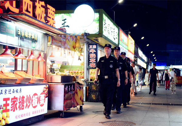 遼寧公安出動14.1萬餘人次警力開展夏夜治安巡查宣防第二次集中統一行動_fororder_公安2