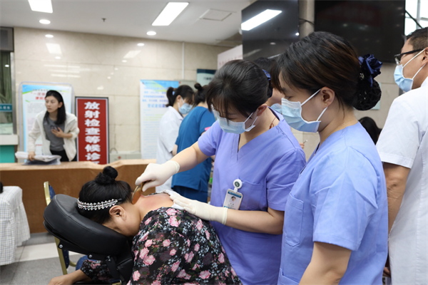 “中秋賦雅趣 沈骨贈健康” 市民近5000人次走進瀋陽市骨科醫院中醫藥文化夜市_fororder_楊薇骨科醫院2