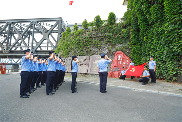 丹東邊檢站：青春向黨築初心 踔厲奮發啟新程_fororder_丹東邊檢3