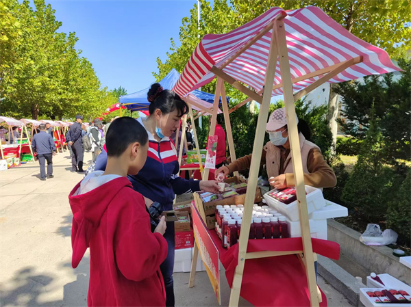 大連市普蘭店區：産銷對接幹貨滿滿 歡歡喜喜共慶豐收_fororder_普蘭店幹貨1.JPG