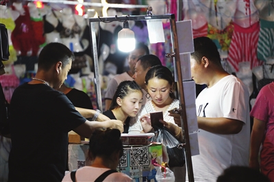 錦州各大夜市吸引上萬名遊客