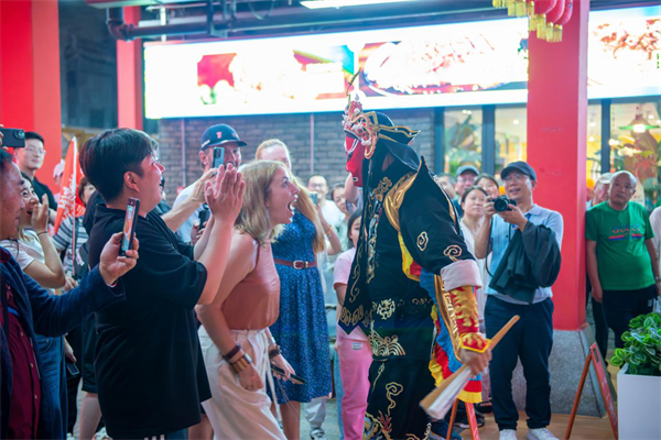 海外博主向世界推介瀋陽：“我們把瀋陽特色點位標記到了海外地圖裏”_fororder_瀋陽行最後一天圖10_副本