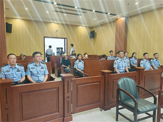 丹東一經街邊境派出所：薪火相傳礪精兵 同心實幹築和諧_fororder_供圖 丹東一經街邊境派出所2