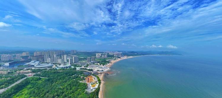 葫蘆島：碧海金沙引客來
