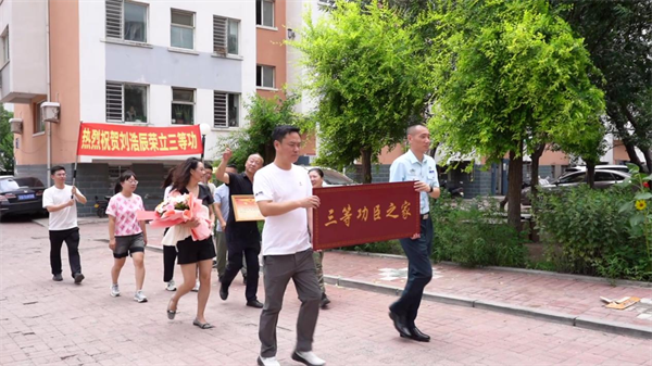 “黨建紅”引領“國防綠” 繪就軍民同心新畫卷_fororder_張琪徵兵1