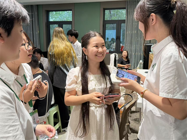 俄羅斯薩哈（雅庫特）共和國青少年遼寧“六行” 架起友誼連心橋_fororder_俄羅斯4