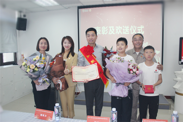 中意人壽遼寧省分公司員工孫逢斌捐獻造血幹細胞救助七歲女童_fororder_6.照片