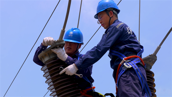 國網葫蘆島供電公司：無懼烈日“烤”驗 “汗”為萬家清涼_fororder_2