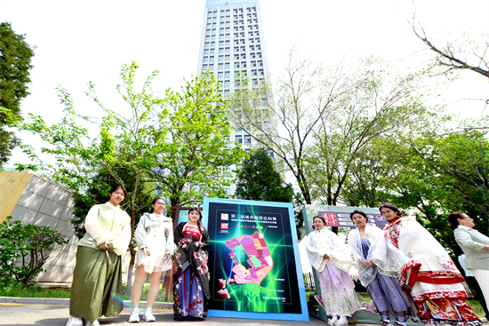 第三屆城市閱讀定向賽在皇姑區舉行_fororder_馬靜定向賽1