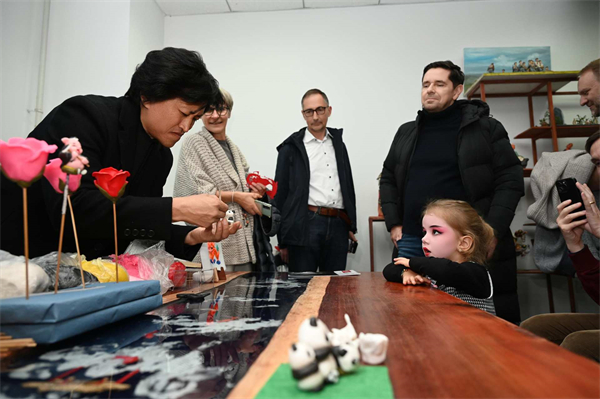 “探秘盛京非遺 共賞文化瑰寶”中德文化交流“藝術之旅”啟程_fororder_微信圖片_20251110095105_157_210