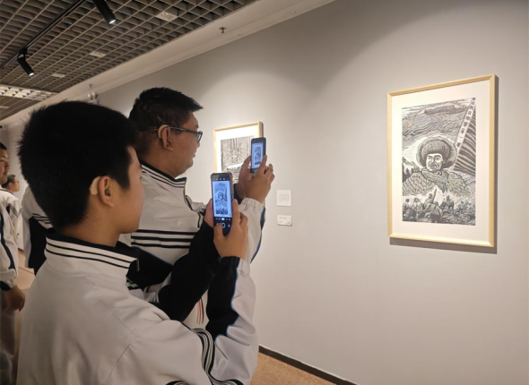 瀋陽春暉特教學校聾生版畫作品在瀋陽市美術館展出_fororder_教育大圖_副本