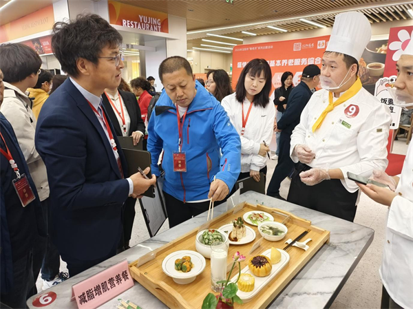 定格美味與健康！瀋陽市第二屆老年助餐點營養餐決賽結果出爐_fororder_黃非老年餐3