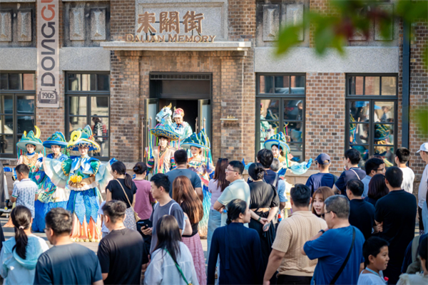 人頭攢動、人氣爆棚！加長版黃金周，遼寧消費活力“滿格”_fororder_黃非加急2