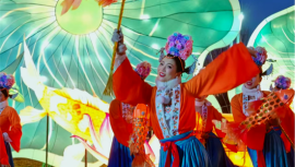 小年夜 瀋陽碧塘公園被春聯、剪紙和灶糖“甜”炸了