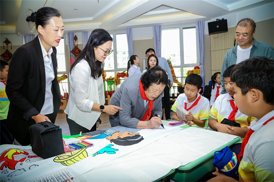 瀋陽大東區望花街第一小學:勞模精神潤校園 筆墨丹青繪國慶_fororder_教育尉鳳英2