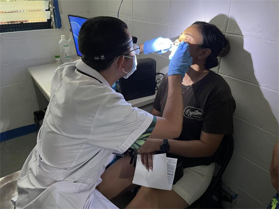 援密克羅尼西亞聯邦中國醫療隊赴科斯雷州巡診並捐贈醫療物資 共築中密友誼橋_fororder_楊薇援外4