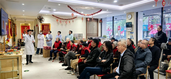 重陽溫暖送老人 瀋陽市沈河區政協委員赴養老院開展慰問與中醫藥健康服務活動_fororder_楊薇重陽2