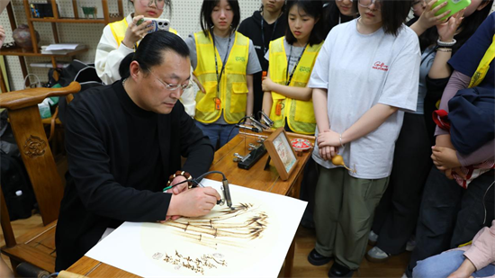 多元研學活動在遼博舉行 搭建青少年與歷史的“對話橋梁”_fororder_圖片4