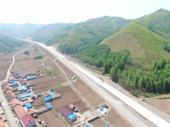 以鐵軍精神全力建設本桓高速公路項目_fororder_中鐵本桓高速八工區2