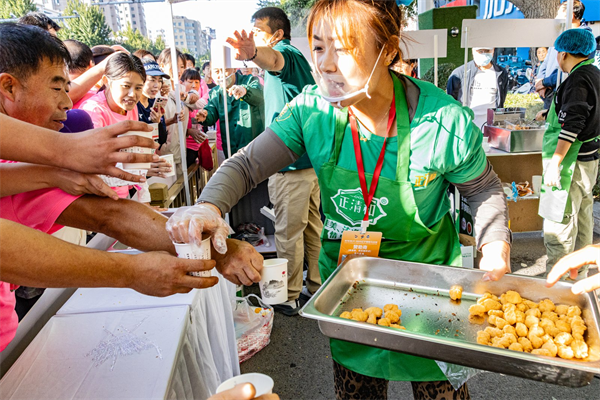 歡聚寶藏之城 暢跑活力朝陽——朝陽銀行2025遼寧朝陽馬拉松鳴槍開跑_fororder_圖片12