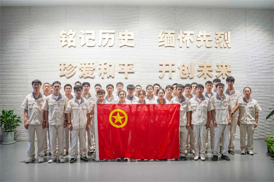 中車瀋陽公司團委開展愛國主義教育主題團日活動暨新發展團員入團儀式_fororder_中車黨建圖