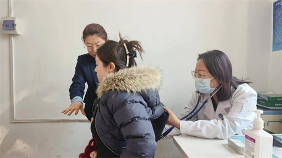 瀋陽市手語工作站功能“上新” 手語導醫讓無聲就醫暖起來_fororder_黃非加急2