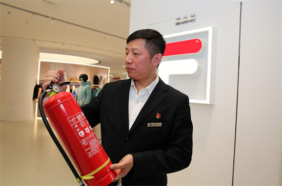 方大集團中興商業：國慶我在崗 服務千萬家_fororder_中興商業2