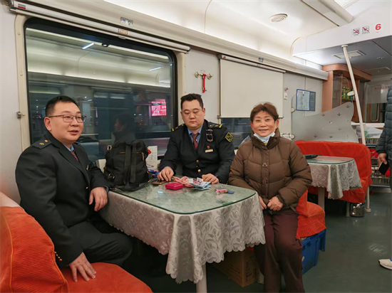 瀋陽客運段K190次列車員拾金不昧 傳遞鐵路正能量_fororder_圖片17
