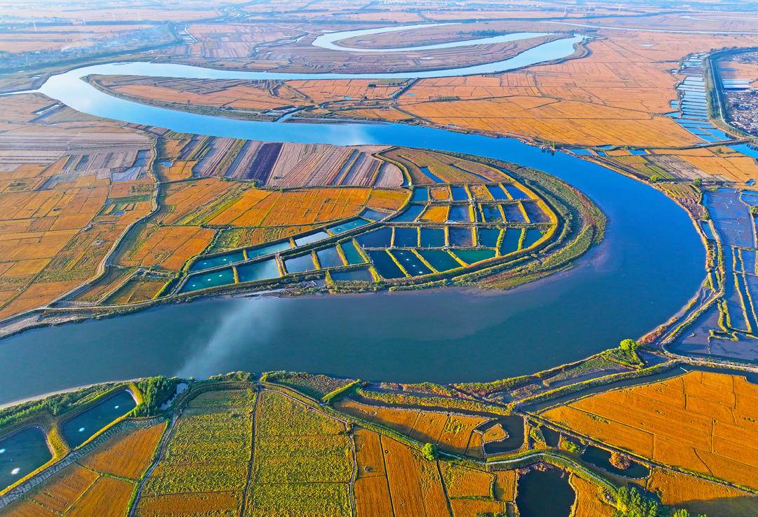 遼河大轉灣，金秋豐收景