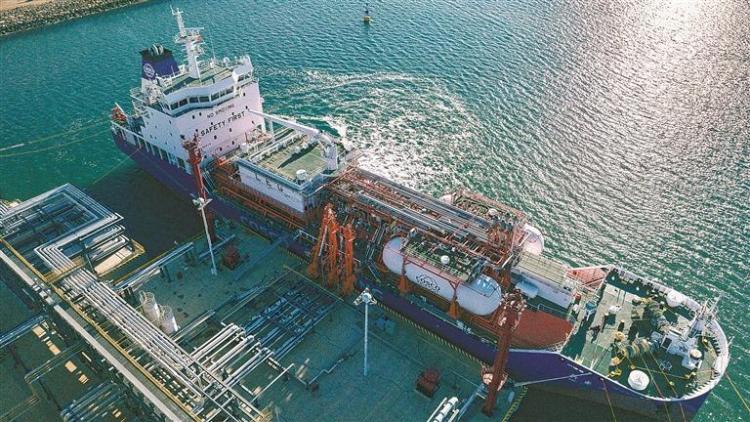 全國首次綠色LNG燃料加注在長興島完成_fororder_1cfa6cba-f5c9-49e2-a821-50bf149f85fb