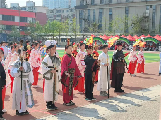 瀋陽珠江五校啟動第四屆閱讀文化節 書中人物“走”出來_fororder_教育書中人物3