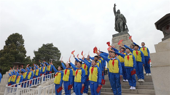 2025錦州軍地聯動開展共祭英烈祭掃活動_fororder_錦州軍區4
