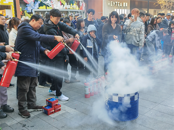 遼寧消防開展“盛”情“焰”請主題市集活動 沉浸式科普築牢全民消防安全防線_fororder_常消防7