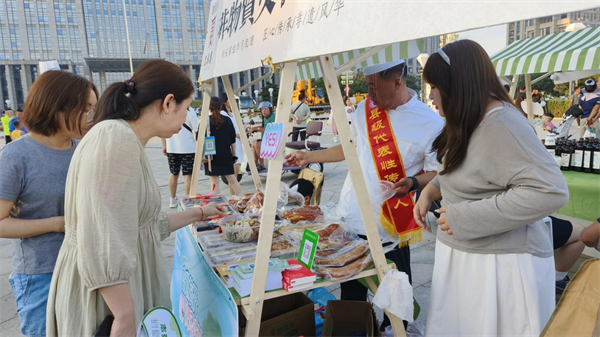 “宇宙盡頭”的快樂從賞荷開始 第十三屆鐵嶺荷花文化旅遊節啟幕_fororder_圖片5