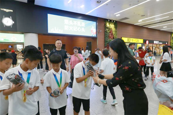 塔城市2025年友好城市“援疆杯”青少年足球邀請賽 瀋陽教育代表隊五戰全勝奪冠_fororder_教育塔城3