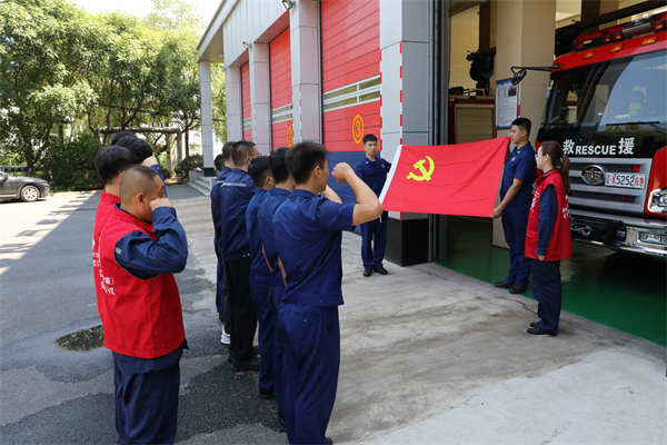 （缺供圖單位）瀋陽：供電服務“尖兵”與消防救援“教頭”在“八一”前開展聯建_fororder_八一3