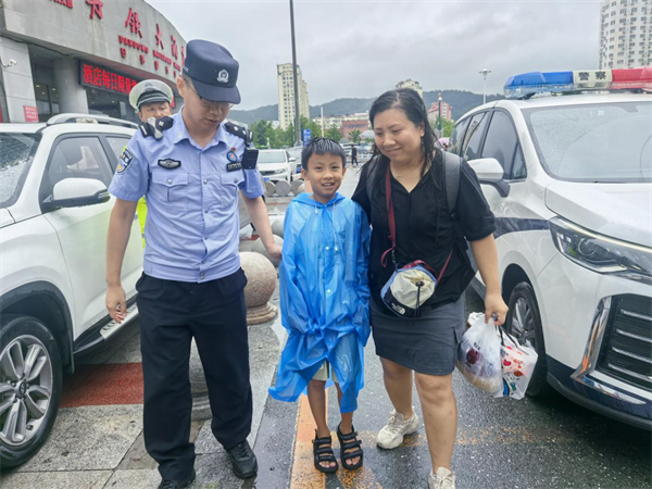 丹東一經街派出所：心橋永固通民願 帶礪山河戍邊關_fororder_微信圖片_202509111038061