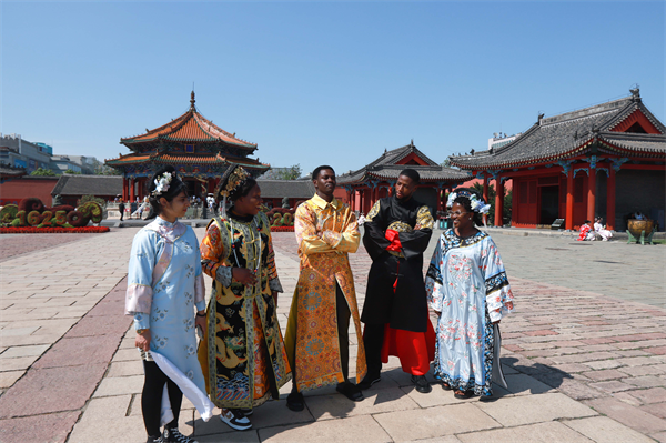瀋陽醫學院留學生沉浸式體驗瀋陽文旅特色_fororder_留學生4