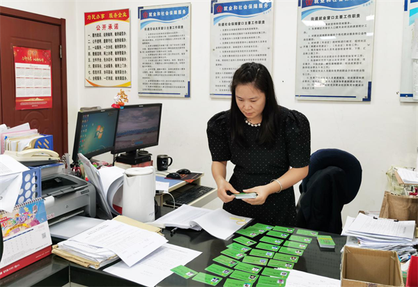 殘疾人專職幹事賀想容：不言敗的鏗鏘玫瑰_fororder_殘聯圖2
