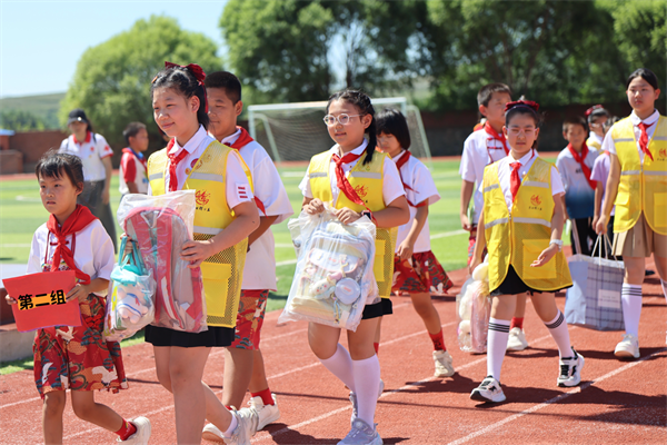 瀋陽“小小慈善家”暖心助學 情係阜新蒙古族自治縣國華小學_fororder_宋世輝2
