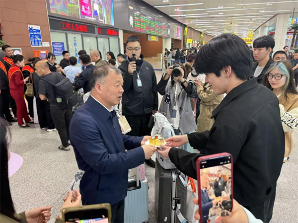 服務再升級 瀋陽文旅服務驛站52天“超長待機”迎雙節_fororder_楊薇文旅1
