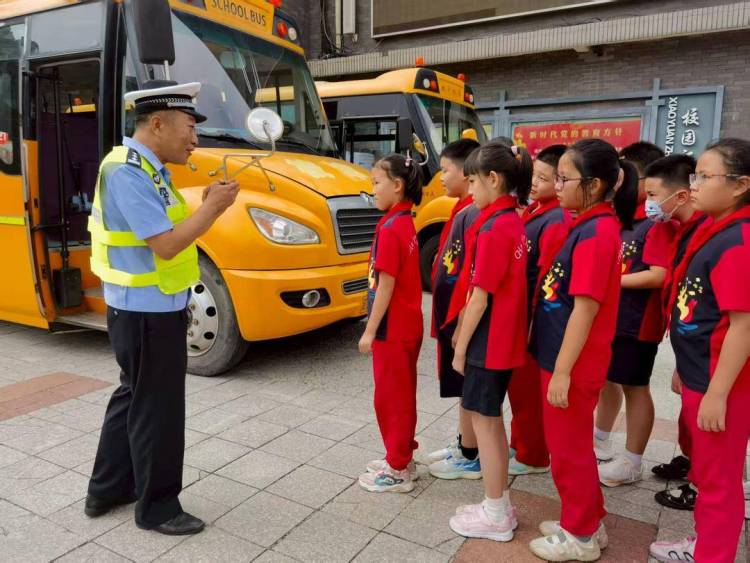 瀋陽80余萬中小學生共上“開學第一課”