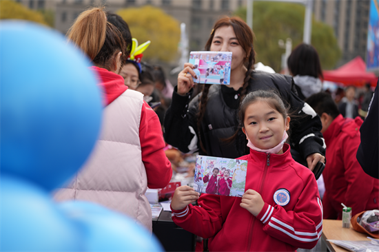 瀋陽市東北英才學校舉辦主題校園文化集市_fororder_教育文化集市3